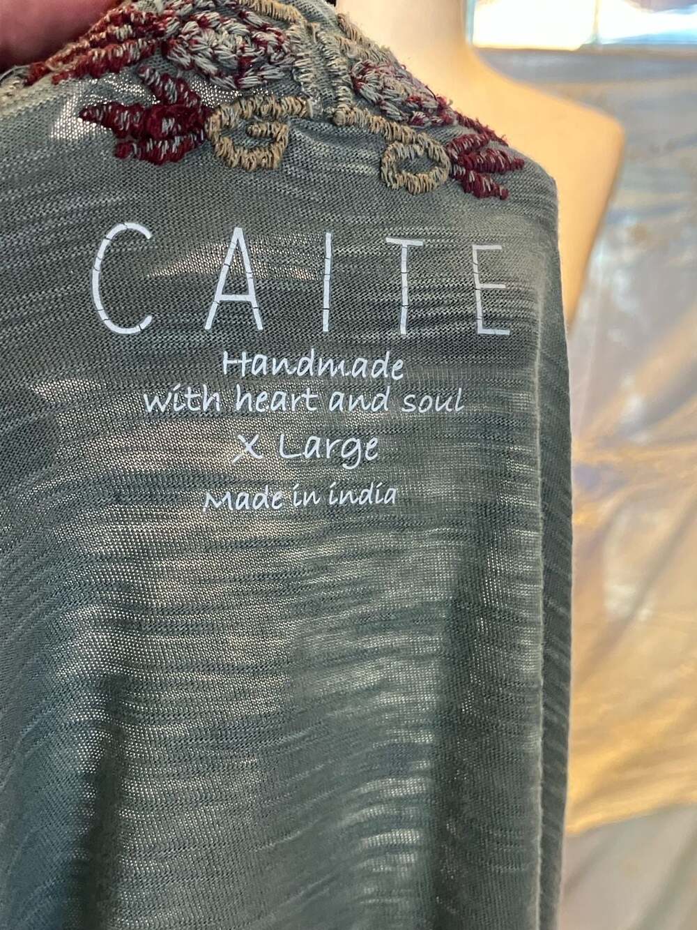 CAITE Embroidered Tunic Size X Large Blue Floral Boho Short Sleeve - Picture 3 of 4